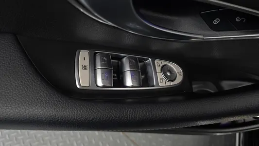 Mercedes-Benz E-Class W213 E300e 4MATIC 2021 29