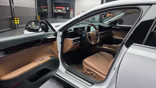 Hyundai (GN7) 2023 10