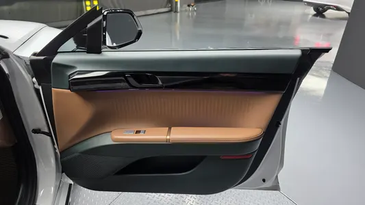 Hyundai (GN7) 2023 26