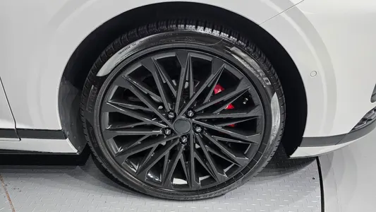 Hyundai (GN7) 2023 22