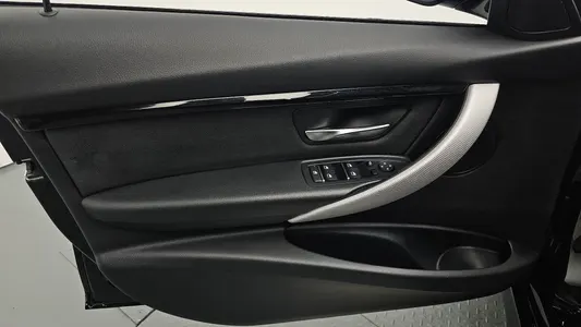BMW 3 Series (F30) 320d M 2017 24