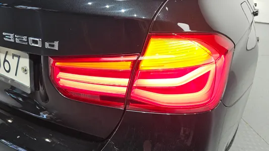 BMW 3 Series (F30) 320d M 2017 23