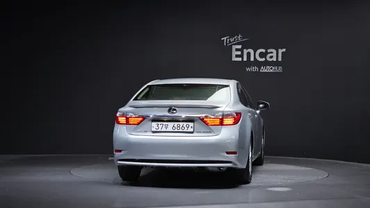 Lexus ES300h 2012 4
