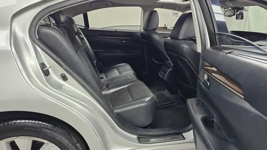 Lexus ES300h 2012 11