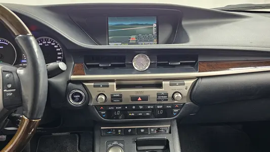 Lexus ES300h 2012 13