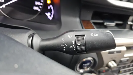 Lexus ES300h 2012 16