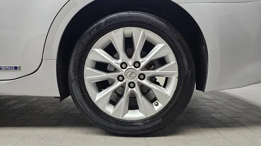 Lexus ES300h 2012 21
