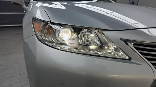 Lexus ES300h 2012 22