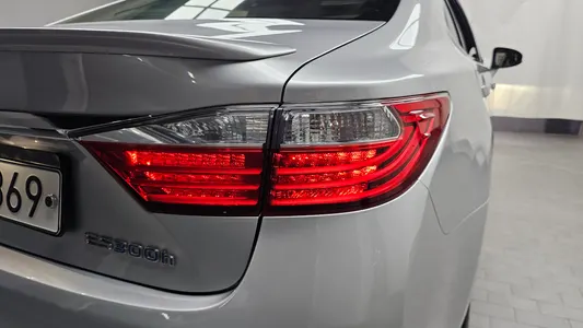 Lexus ES300h 2012 23