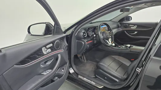 Mercedes-Benz E-Class W213 E220d 2020 10