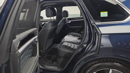 Volkswagen 3 3.0 TDI R-Line 2024 11