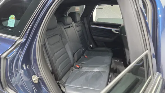 Volkswagen 3 3.0 TDI R-Line 2024 12