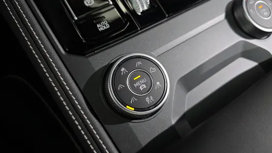 Volkswagen 3 3.0 TDI R-Line 2024 17