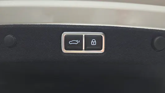 Hyundai (GN7) 2024 35