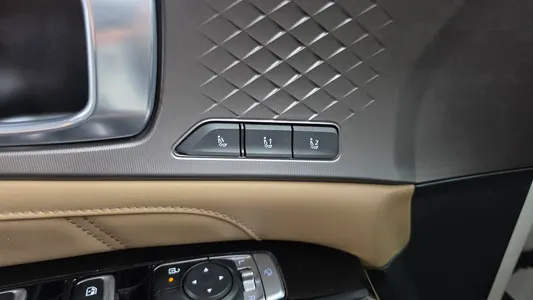 Kia 4 HEV 1.6 4WD 2023 36