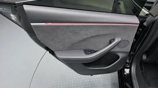 Tesla 3 AWD 2024 26
