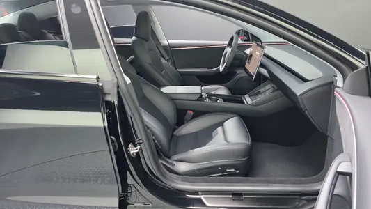 Tesla 3 AWD 2024 27