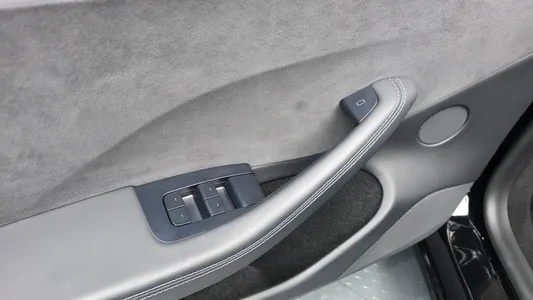 Tesla 3 AWD 2024 28