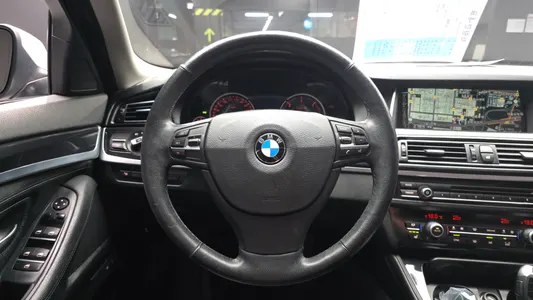 BMW 5 Series (F10) 520d 2015 12