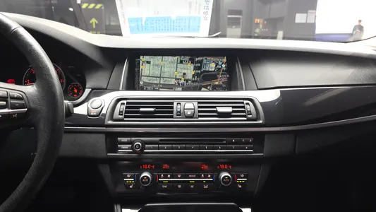 BMW 5 Series (F10) 520d 2015 13