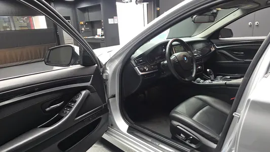 BMW 5 Series (F10) 520d 2015 10