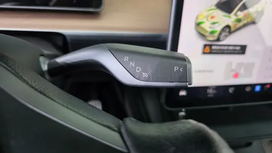 Tesla Y AWD 2021 9