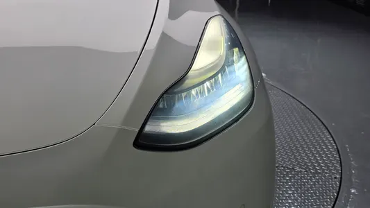 Tesla Y AWD 2021 23