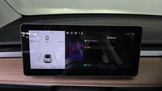 Tesla Y AWD 2021 32