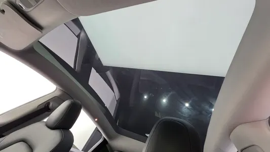 Tesla Y AWD 2021 34