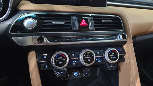 Genesis G70 3.3T 4WD 2022 33