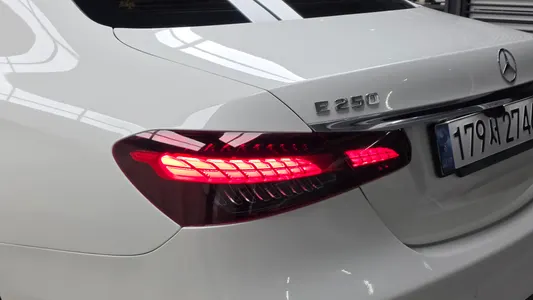 Mercedes-Benz E-Class W213 E250 2021 23