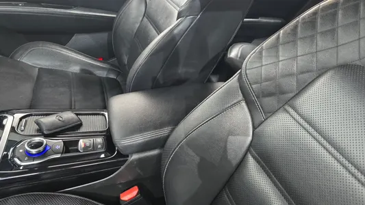 Renault Korea SM6 2.0 LPe LE () 2016 31
