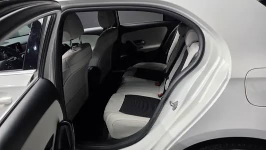 Mercedes-Benz A-Class W177 A220 2019 26