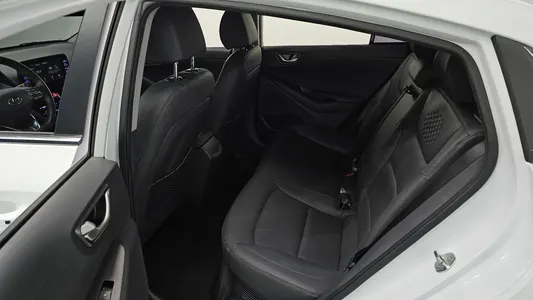 Hyundai 아이오닉 하이브리드 1.6 HEV 2020 11
