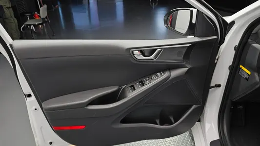 Hyundai 아이오닉 하이브리드 1.6 HEV 2020 24