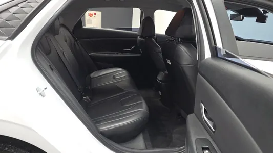 Hyundai (CN7) 1.6 LPi () 2023 12