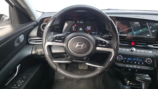 Hyundai (CN7) 1.6 LPi () 2023 13