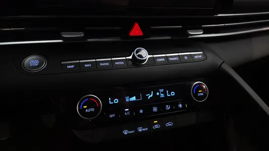 Hyundai (CN7) 1.6 LPi () 2023 17