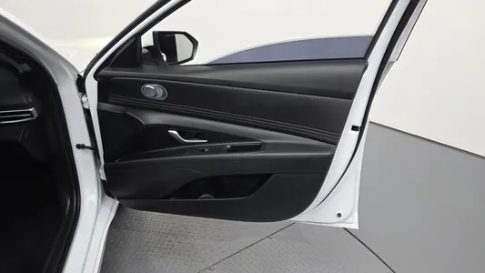 Hyundai (CN7) 1.6 LPi () 2023 25