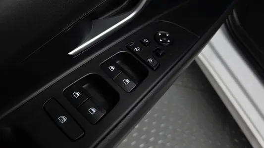 Hyundai (CN7) 1.6 LPi () 2023 29