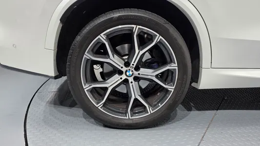 BMW X5 (G05) xDrive 40i M 2024 4