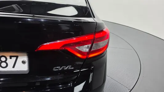 Hyundai LF 2.0 2014 24