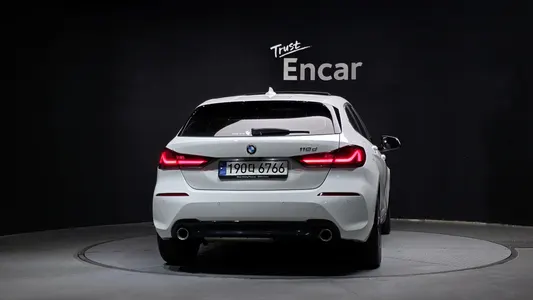 BMW 1 Series (F40) 118d 2021 4