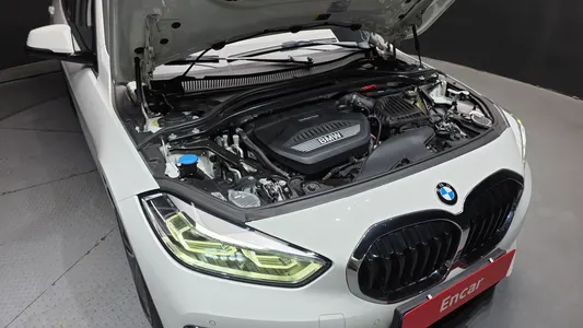 BMW 1 Series (F40) 118d 2021 6