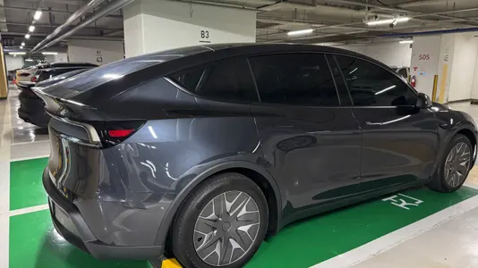 Tesla Y L AWD 2026 7