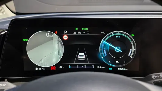 Kia 5 2WD 2022 8