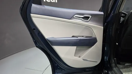 Kia 5 2WD 2022 25