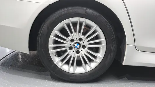 BMW 5 Series (F10) 520d xDrive 2014 5
