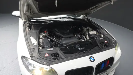 BMW 5 Series (F10) 520d xDrive 2014 6