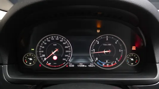 BMW 5 Series (F10) 520d xDrive 2014 8